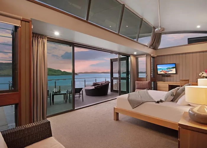 Yacht Club 33 Serenity House Ocean Views 2 Buggies
