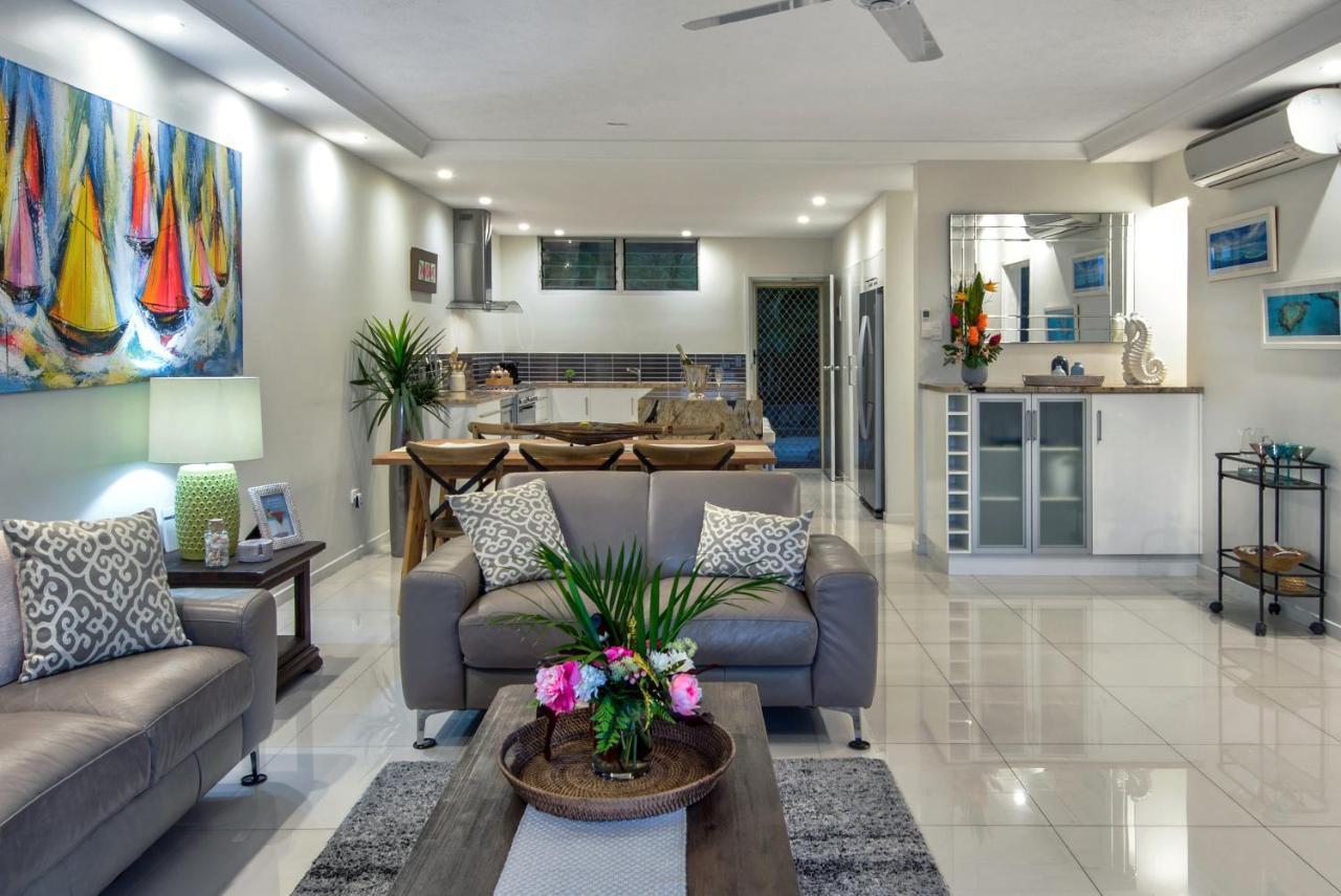 Superior Poinciana 011 On Apartment Hamilton Island