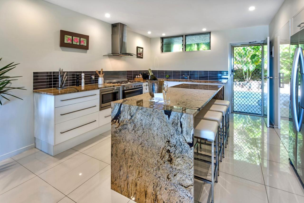 Superior Poinciana 011 On Apartment Hamilton Island