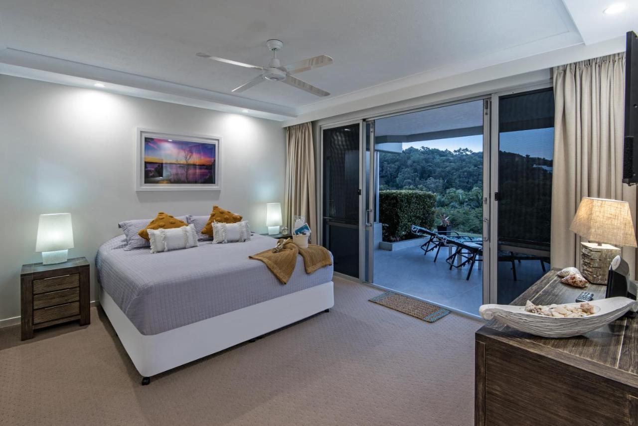 Superior Poinciana 011 On Hamilton Island