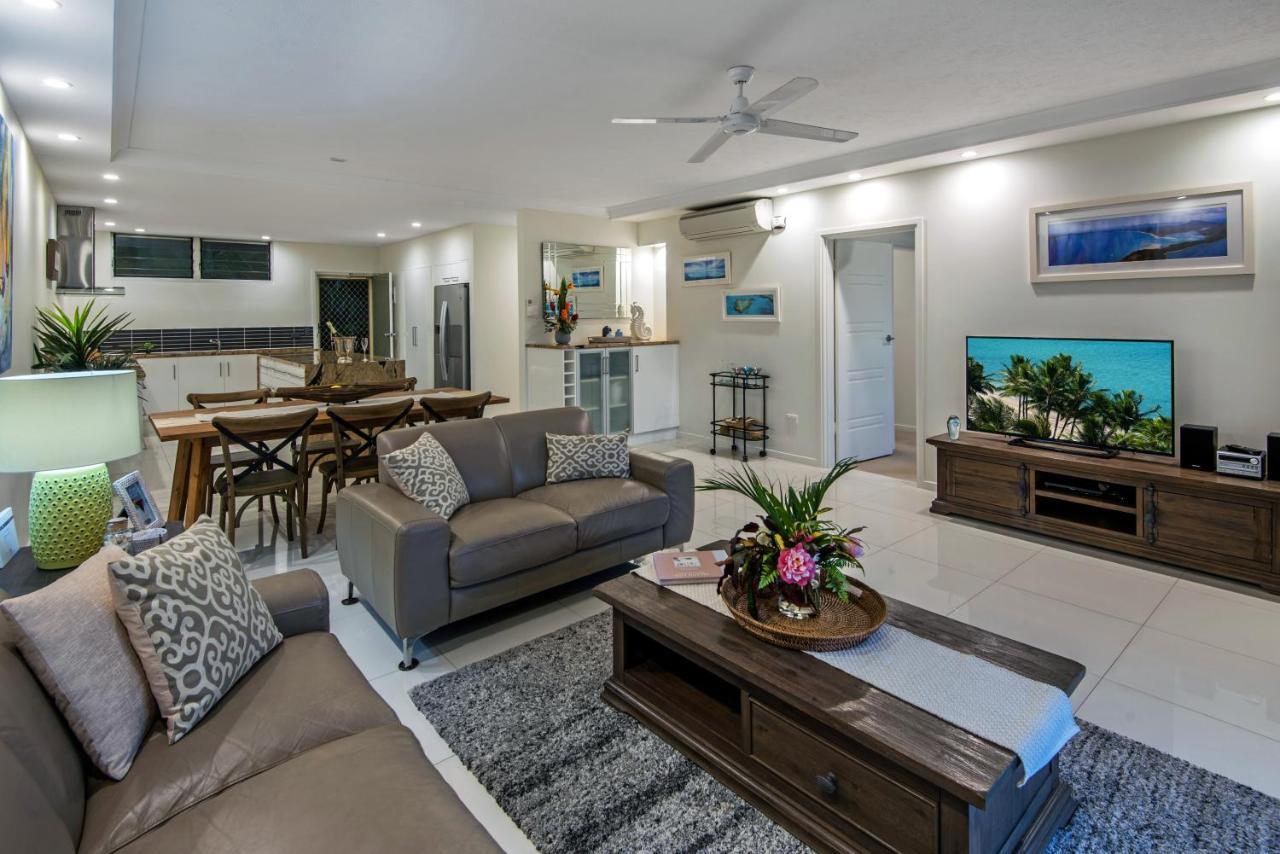 Superior Poinciana 011 On * Hamilton Island
