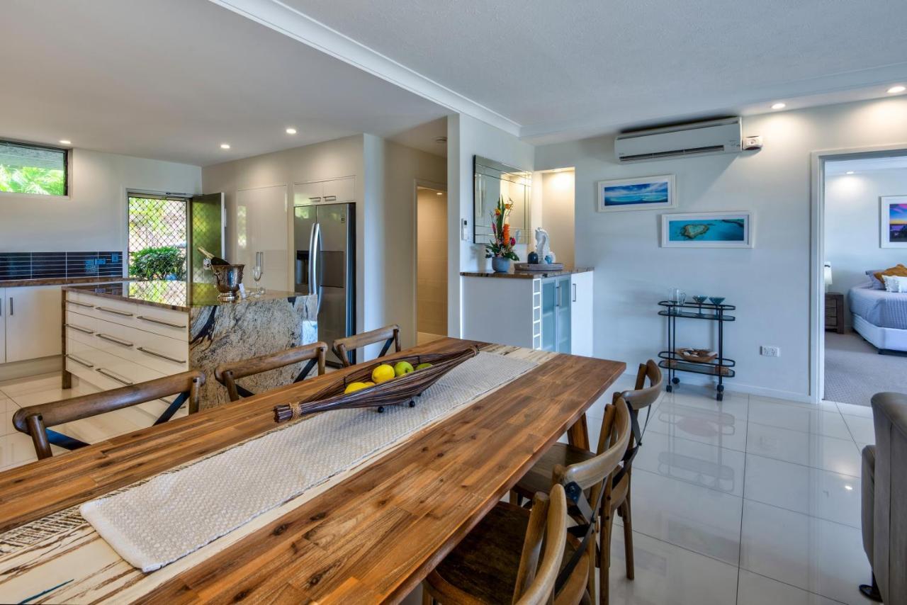 Superior Poinciana 011 On * Hamilton Island