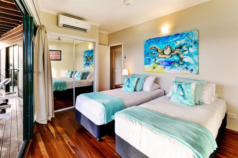 Casuarina Cove 16 Ocean View Deluxe Refurbished 3 Bedroom House Near Marina With Golf Buggy 4*