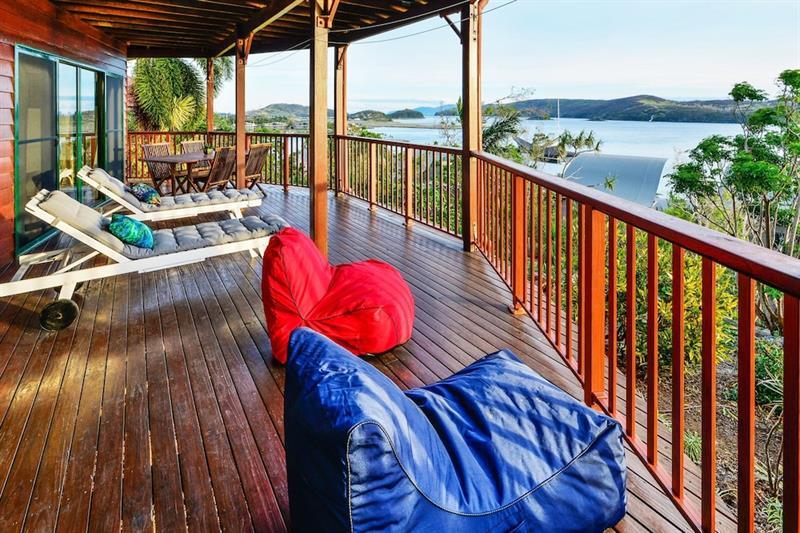 Hotel Casuarina Cove 16 Ocean View Deluxe Refurbished 3 Bedroom House Near Marina With Golf Buggy