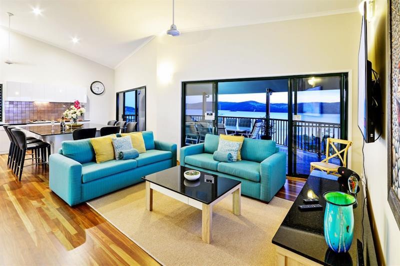Hotel Casuarina Cove 16 Ocean View Deluxe Refurbished 3 Bedroom House Near Marina With Golf Buggy