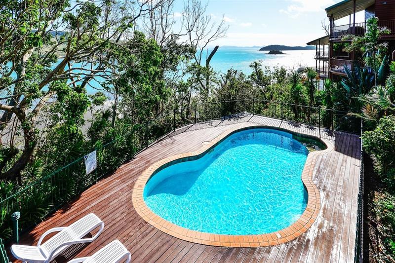 Hotel Casuarina Cove 16 Ocean View Deluxe Refurbished 3 Bedroom House Near Marina With Golf Buggy