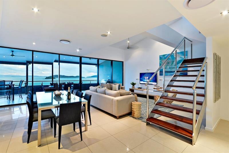12 The Edge Oceanfront Deluxe 3 Bedroom Near Marina With Golf Buggy Hotel 4*