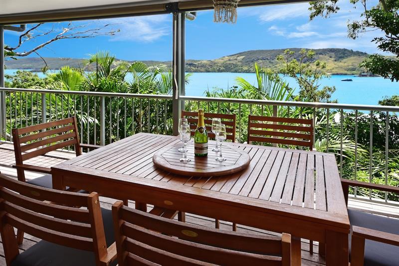 Heliconia 10 Newly Renovated Centrally Located House