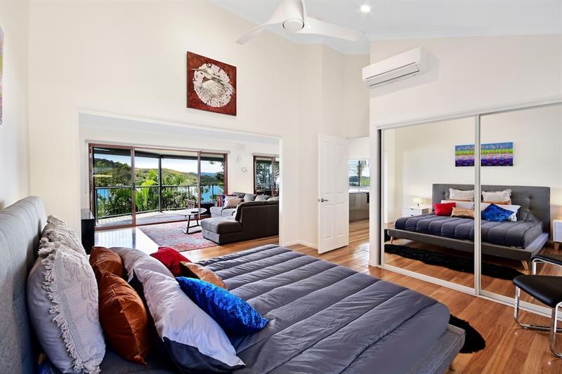Heliconia 10 Newly Renovated Centrally Located House