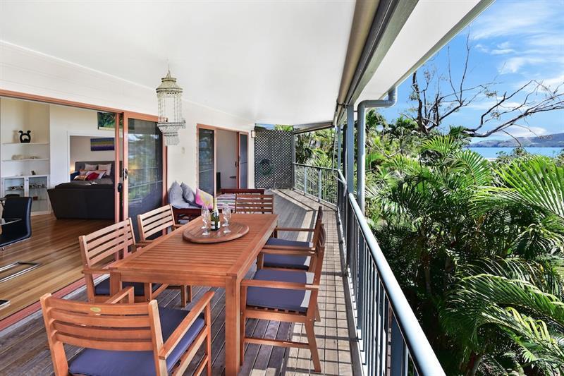 Heliconia 10 Newly Renovated Centrally Located House Apartment Hamilton Island