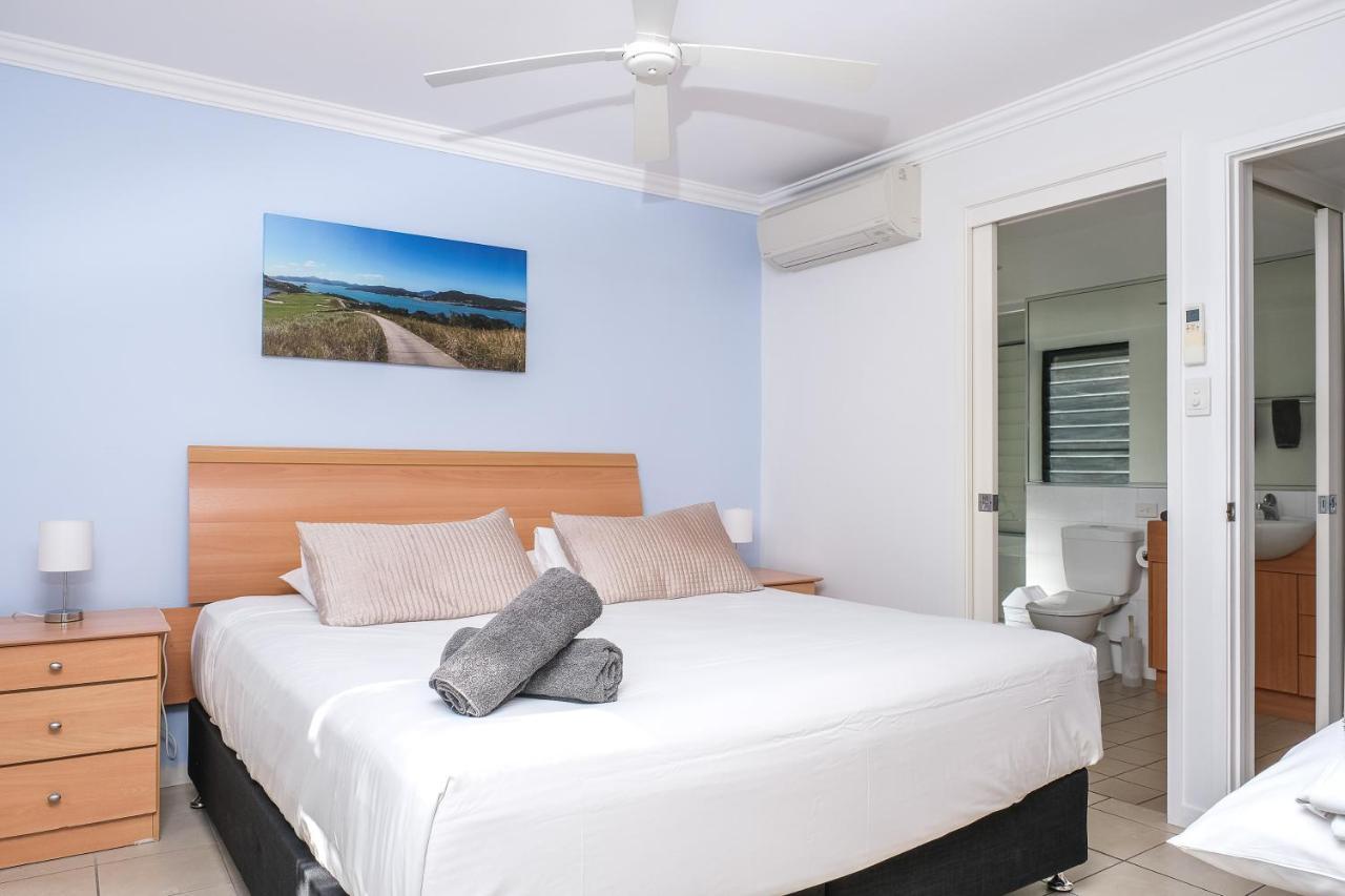 Oasis 25 * Hamilton Island