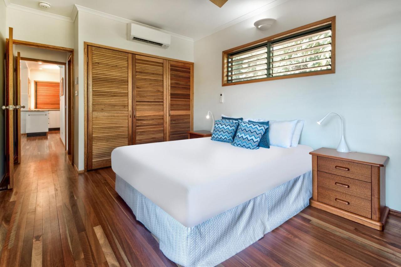Casuarina Cove On By Hiha
