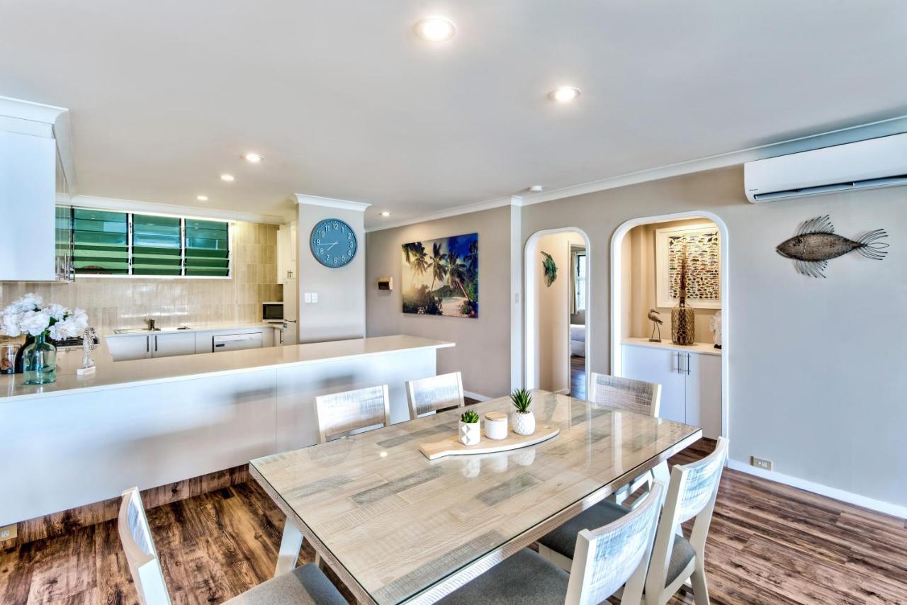 Lagoon Beachfront 201 On By Hamorent