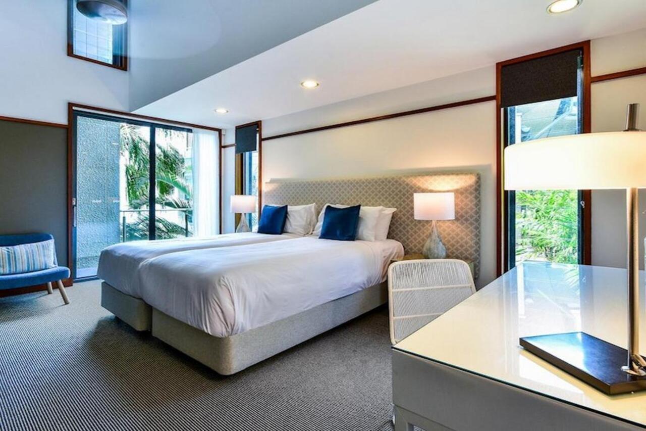 Yacht Club Hotel