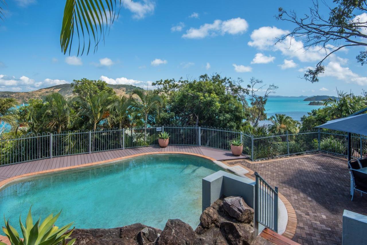 Heliconia 10 Newly Renovated Centrally Located House