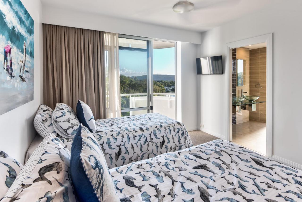 Yacht Harbour Tower 2, - Million Dollar Views, Buggy & Valet Service Apartment