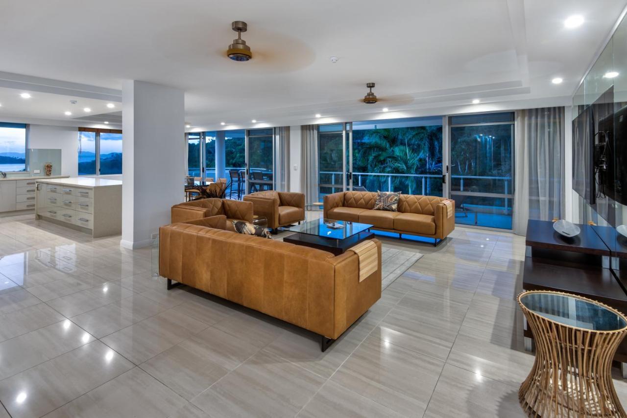 Yacht Harbour Tower 2, - Million Dollar Views, Buggy & Valet Service