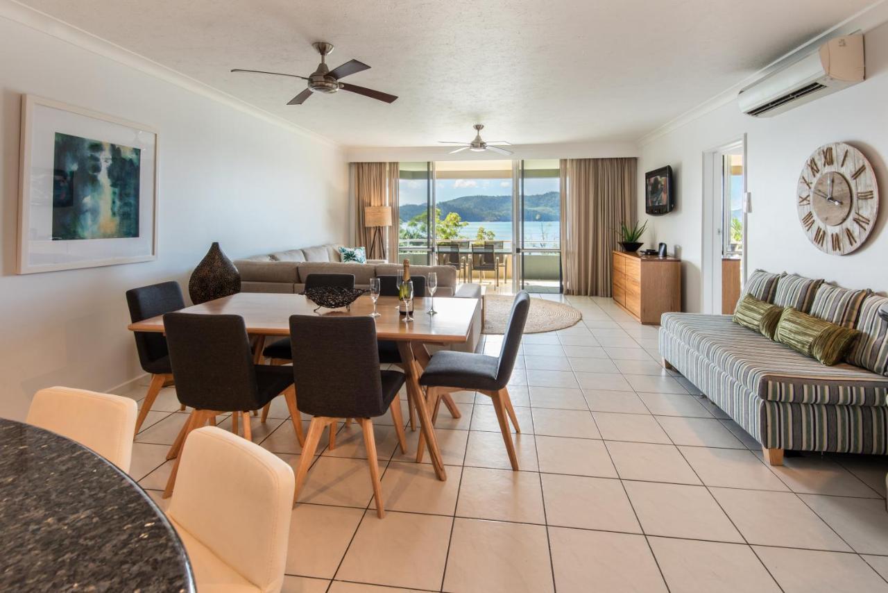 Hibiscus On By Hiha Hamilton Island