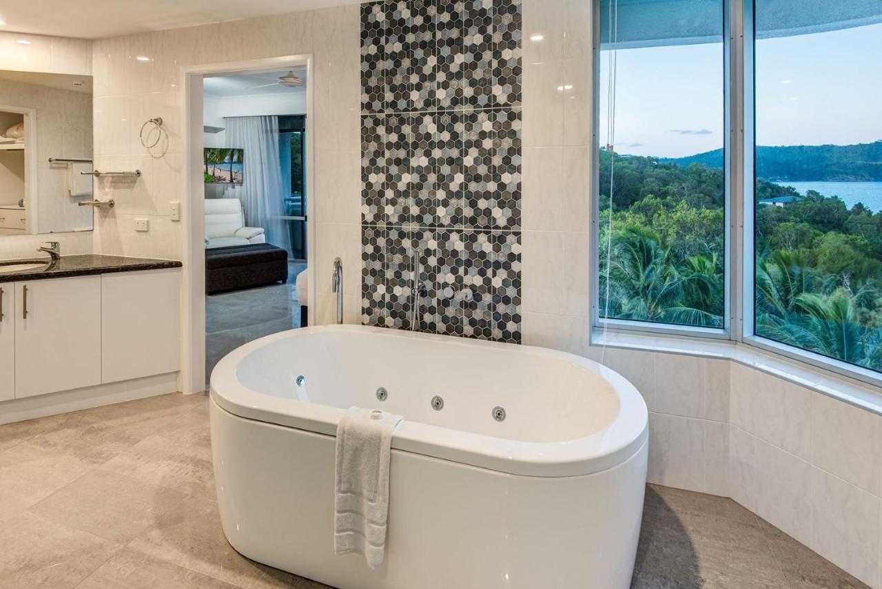Yacht Harbour Tower 5 - Oceanviews, Buggy And Private Lift Access And Valet Service