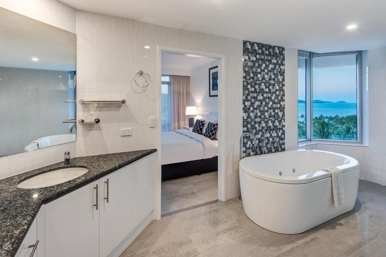 Yacht Harbour Tower 5 - Oceanviews, Buggy And Private Lift Access And Valet Service