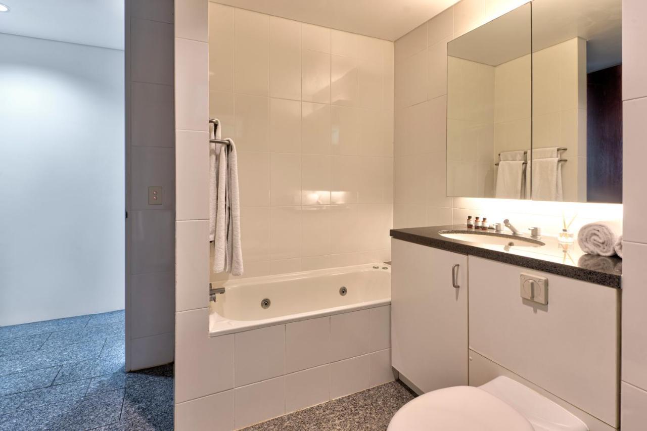 Apartment Waves 6 On By Hiha