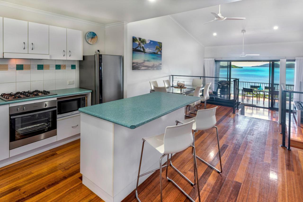 The Panorama 3, 2 Bedroom 2 Bathroom Ocean View Modern Apartment