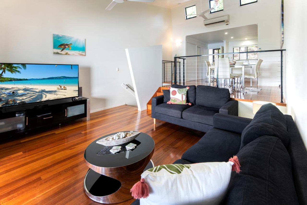 The Panorama 3, 2 Bedroom 2 Bathroom Ocean View Modern Apartment
