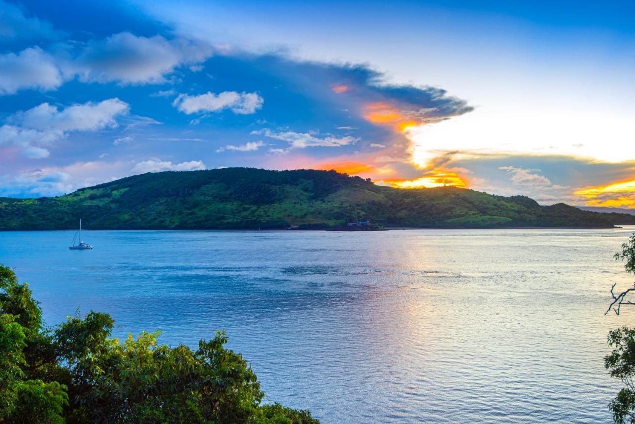 Apartment Edge 2 - Oceanfront Luxurious And Spacious 4 Bedroom Split Level With Buggy And Valet Service Hamilton Island