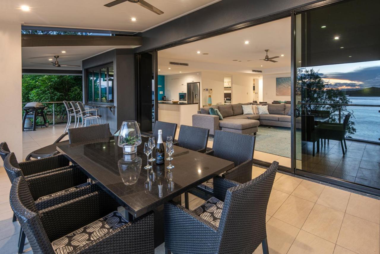 Edge 2 - Oceanfront Luxurious And Spacious 4 Bedroom Split Level With Buggy And Valet Service Hamilton Island