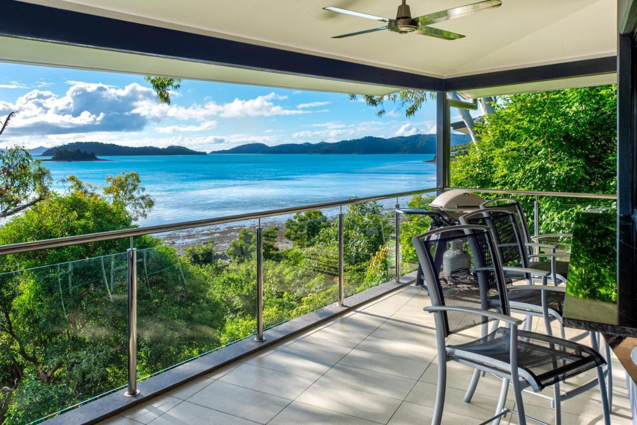 Edge 2 - Oceanfront Luxurious And Spacious 4 Bedroom Split Level With Buggy And Valet Service Hamilton Island