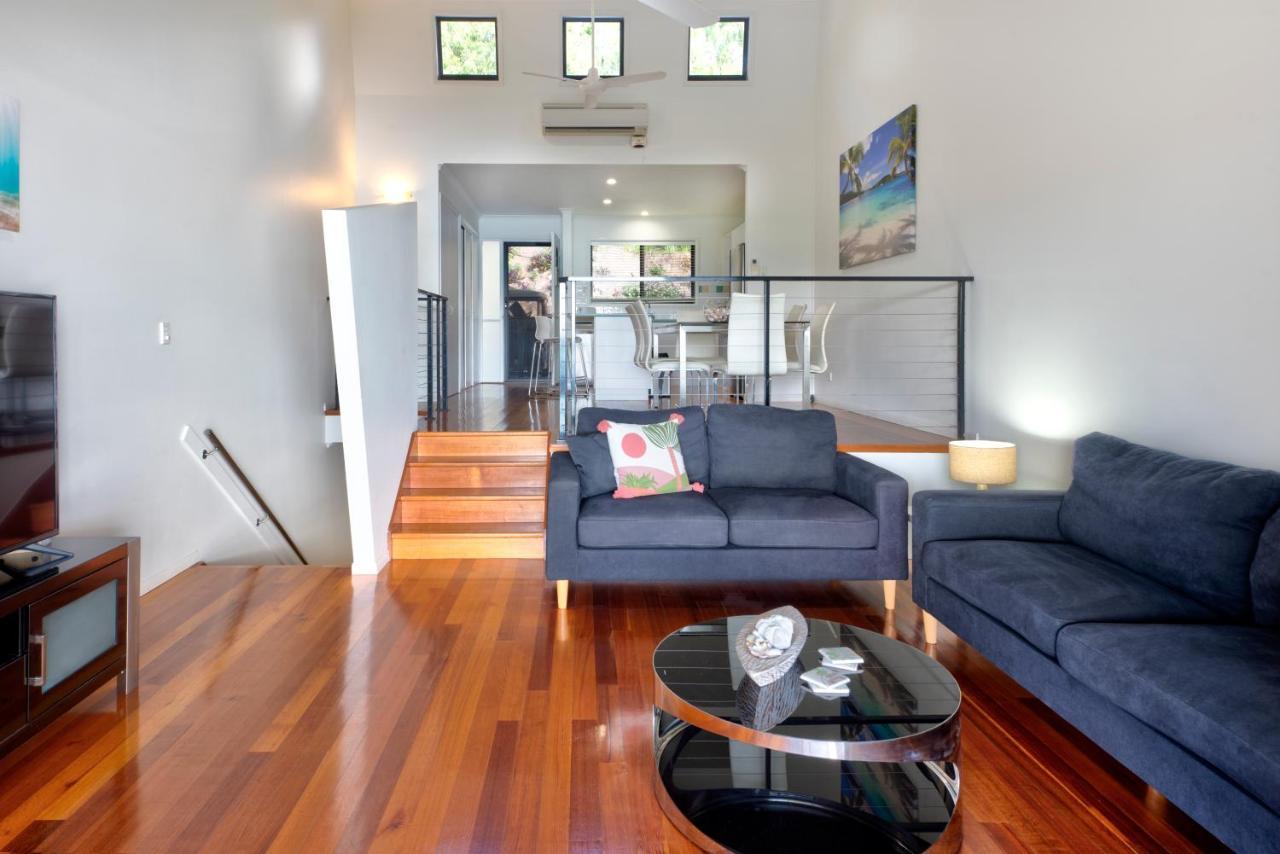 The Panorama 3, 2 Bedroom 2 Bathroom Ocean View Modern Apartment Hamilton Island