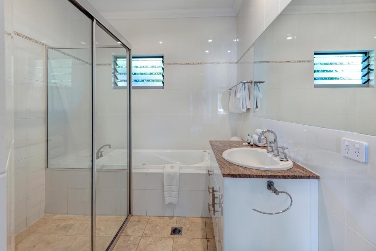 Blue Water Views 16 - 3 Bedroom Penthouse With Ocean Views Hamilton Island
