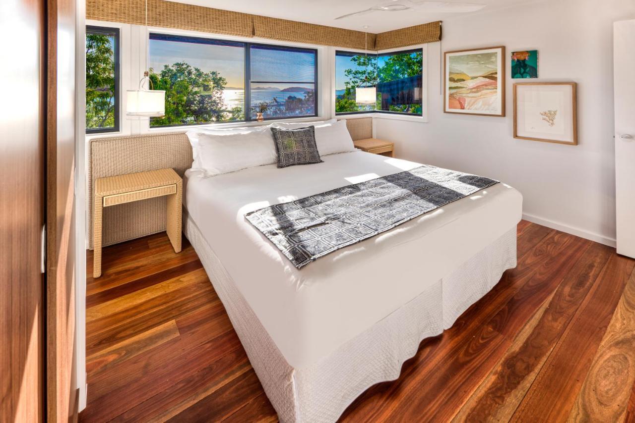 Point Blue On By Hiha * Hamilton Island