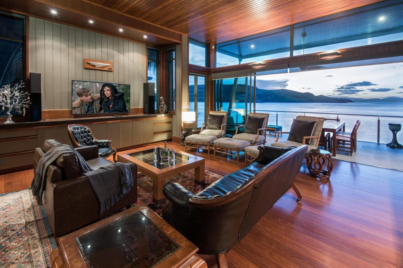 Yacht Club 19 Bijou De Mer Ocean Front Private Pool 2 Buggies Holiday home