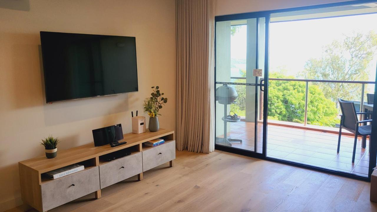 Apartment Luxury Couples Retreat With Buggy Hamilton Island