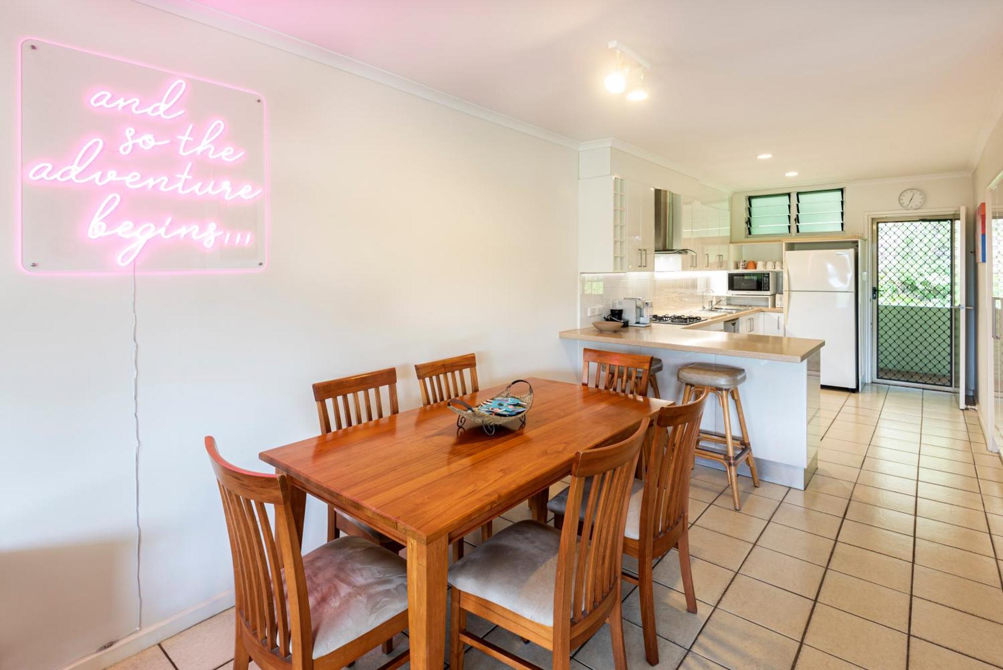 Poinciana - 2 Bedroom - On By Hiha Apartment