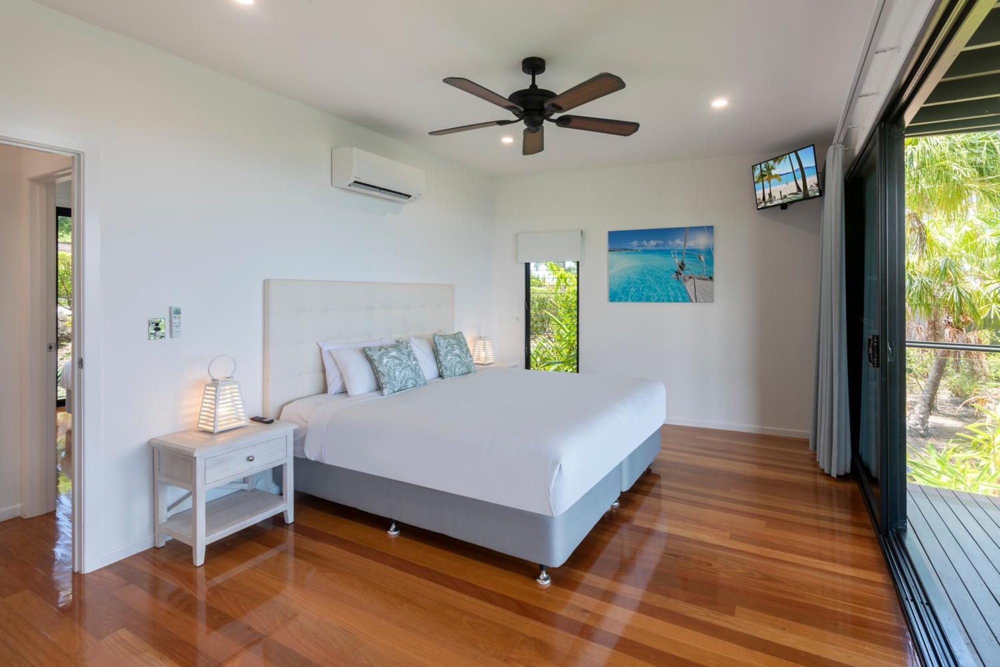 Pinnacle 3* Hamilton Island