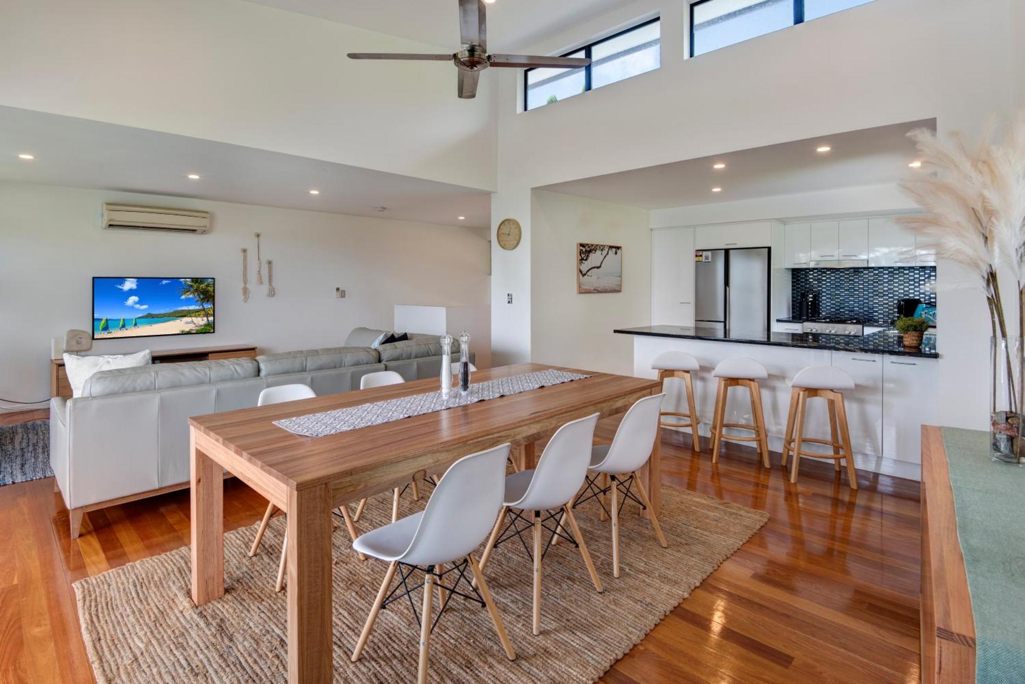 Pinnacle 3* Hamilton Island