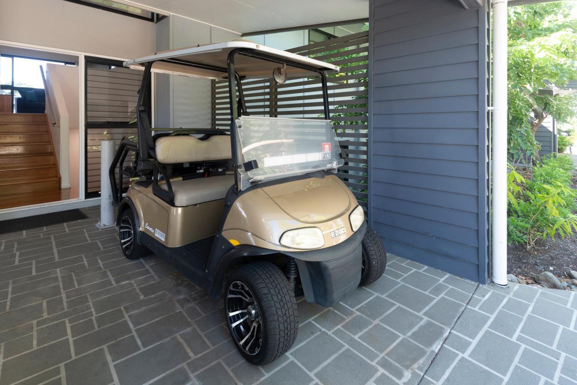 Pinnacle 3* Hamilton Island