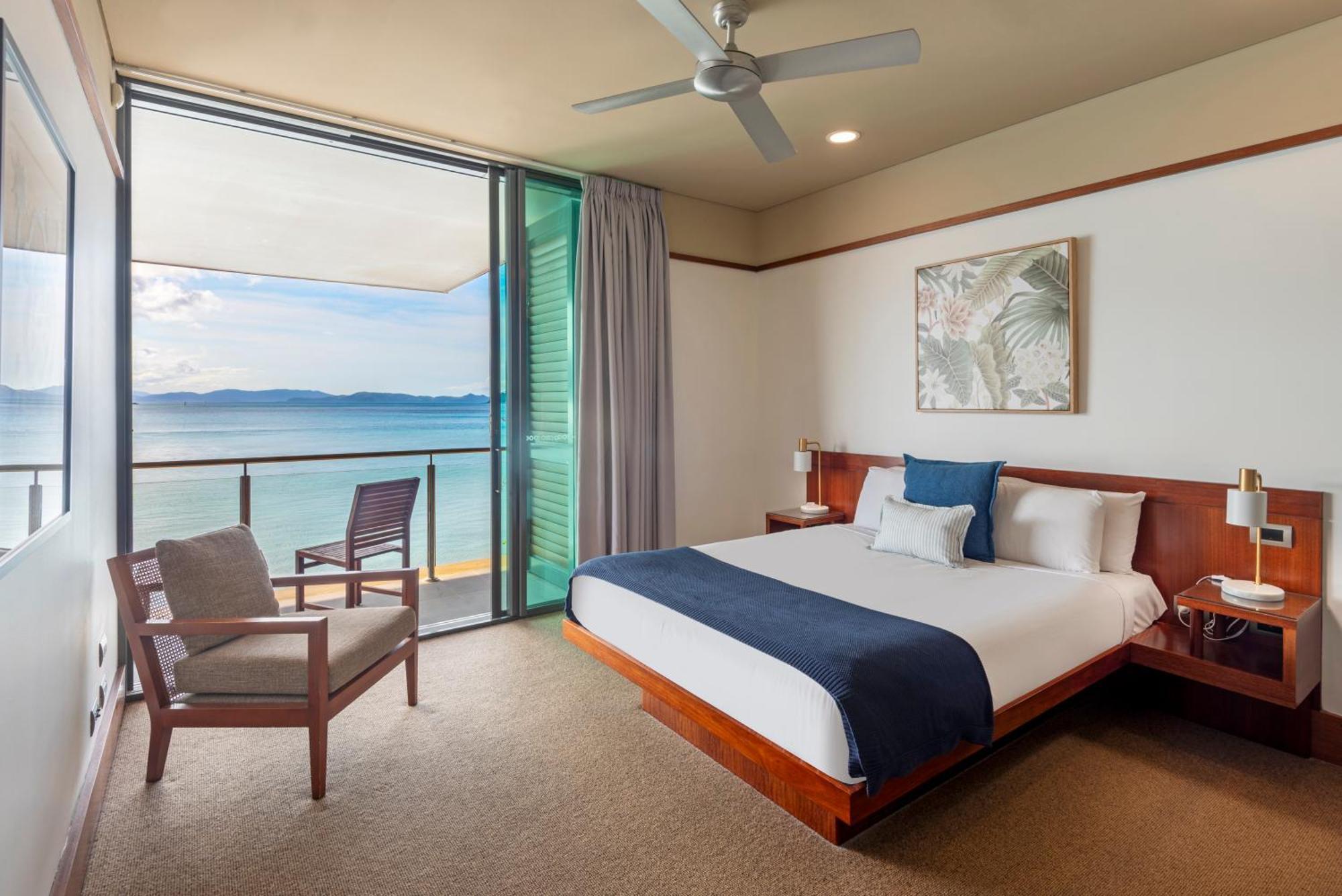 Yacht Club * Hamilton Island