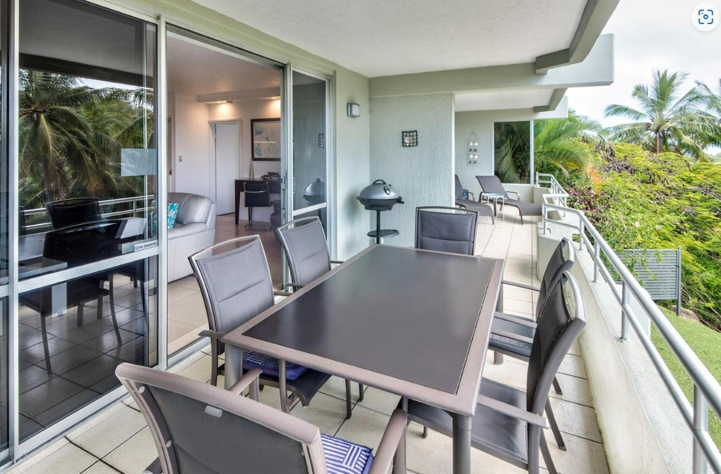 Poinciana 101 Centrally Located 3 Bedroom, Buggy!! Apartment *