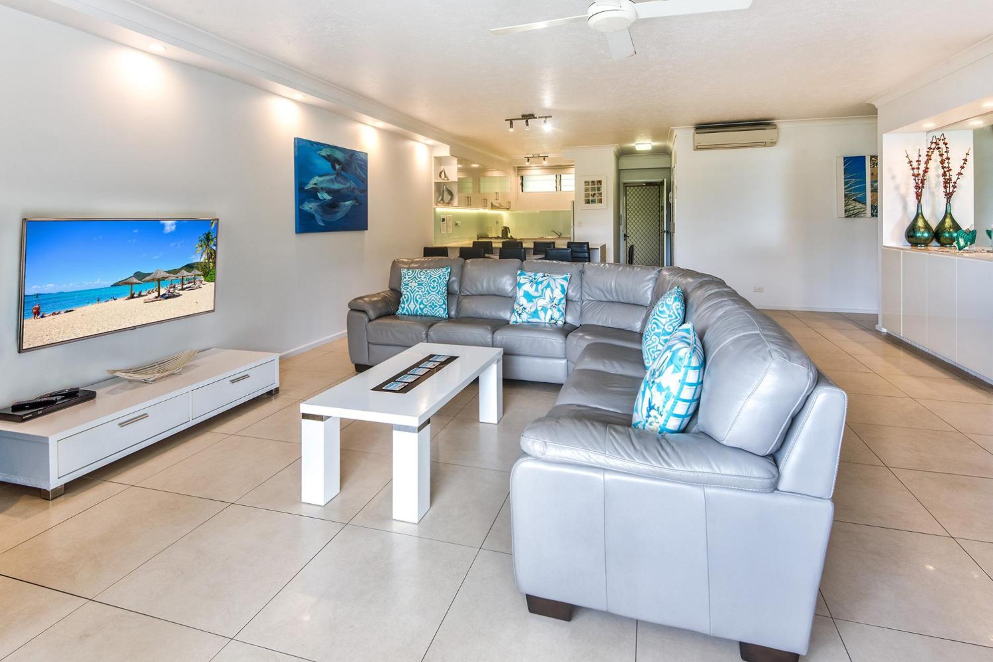 Apartment Poinciana 101 Centrally Located 3 Bedroom, Buggy!! Hamilton Island