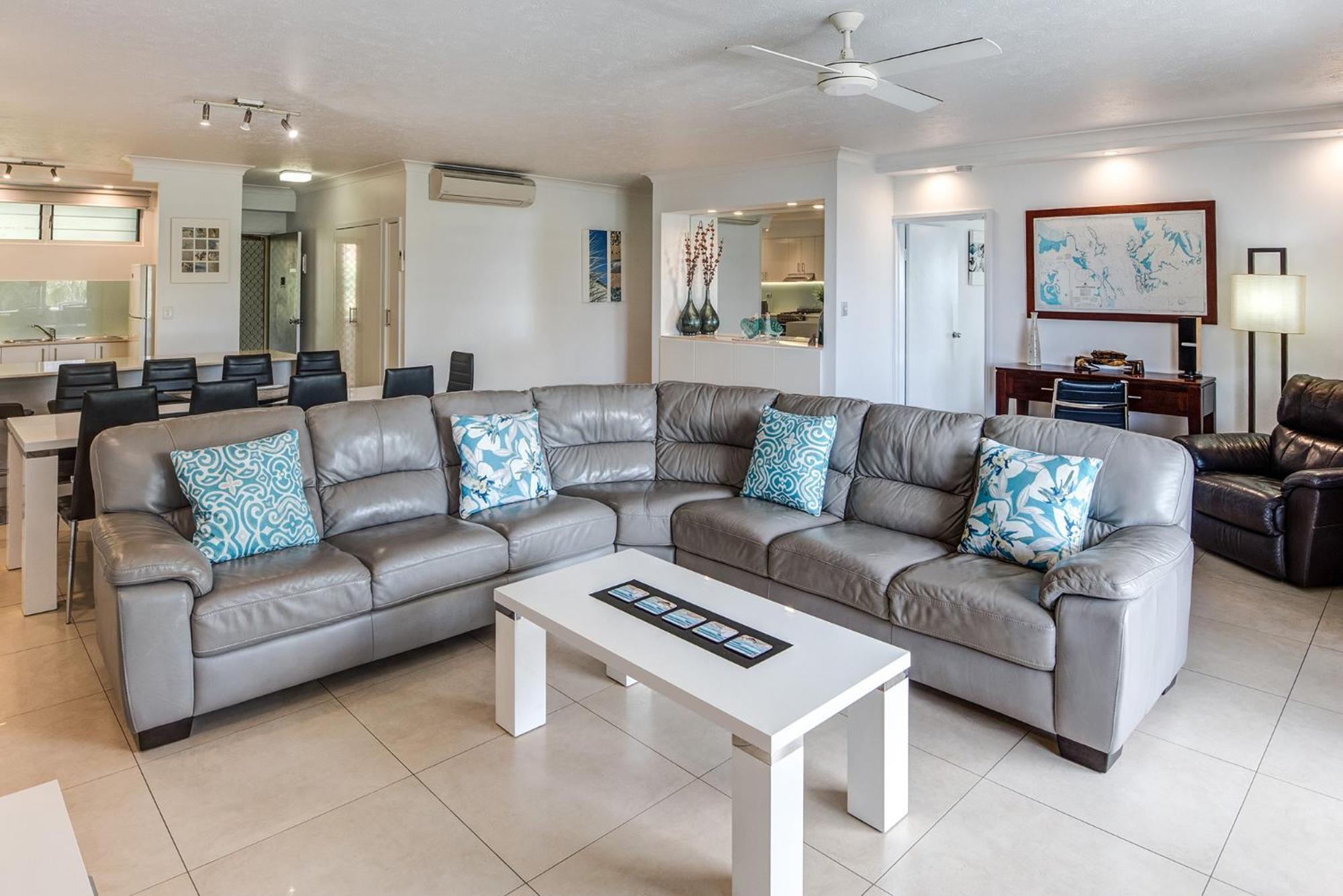 Poinciana 101 Centrally Located 3 Bedroom, Buggy!! Apartment Hamilton Island