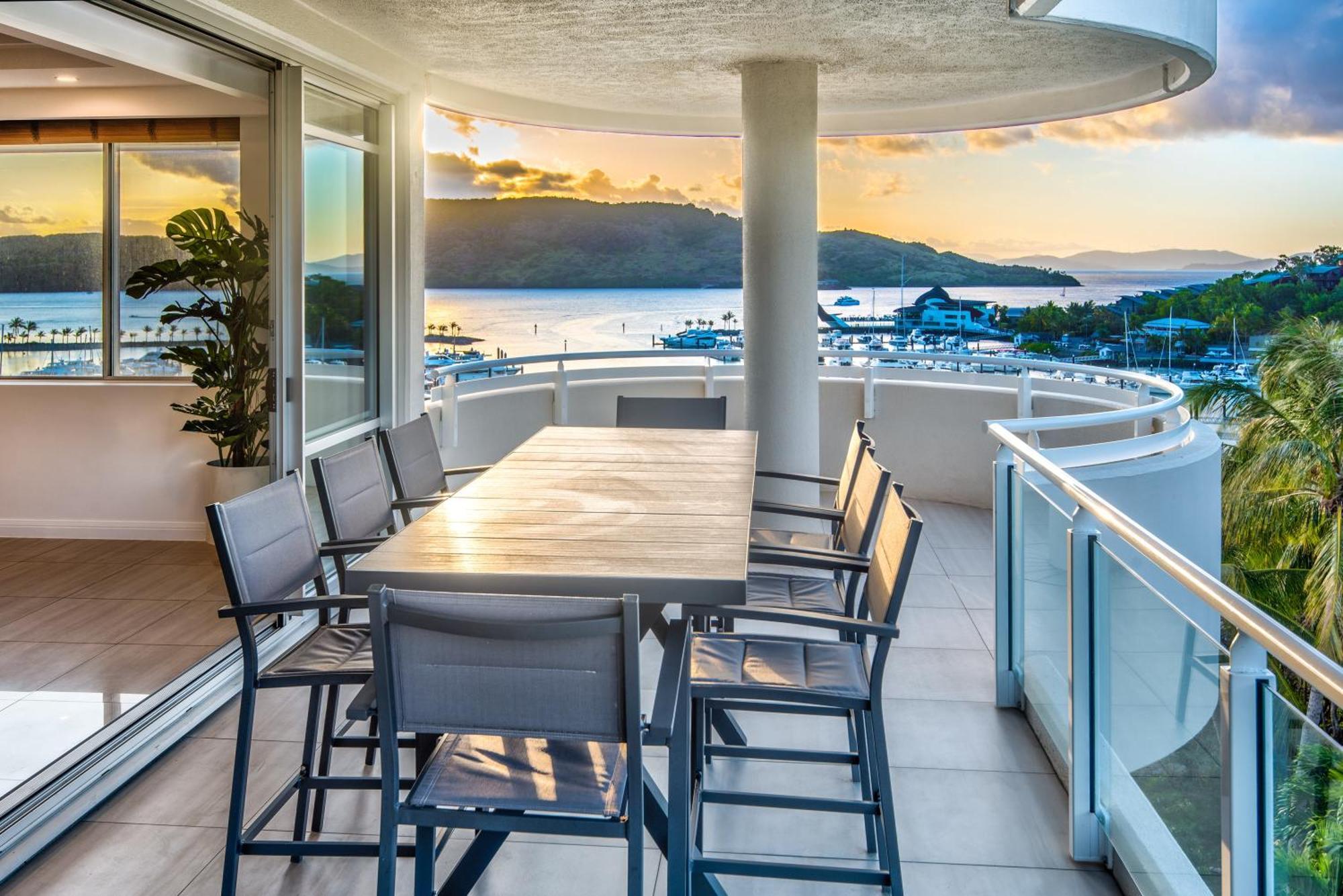 Yacht Harbour Tower 2, - Million Dollar Views, Buggy & Valet Service Apartment Hamilton Island