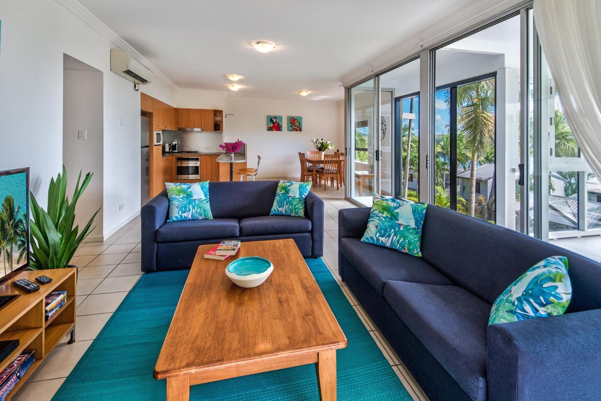 Oasis 1, 2 Bedroom, 1 Bathroom With Buggy! *