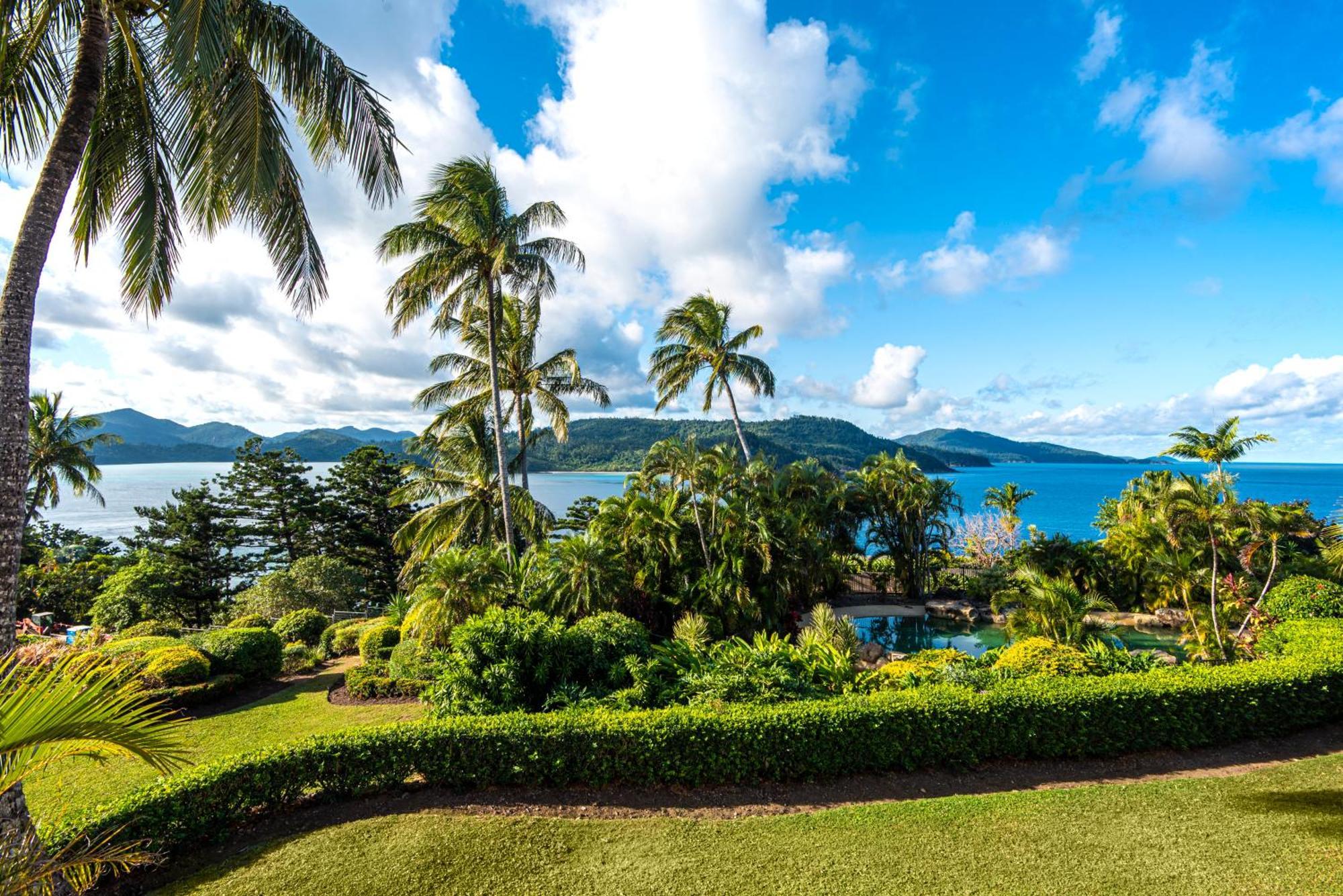 Bella Vista East 4 Oceanview, Golf Buggy, Valet Service & Shared Pool * Hamilton Island