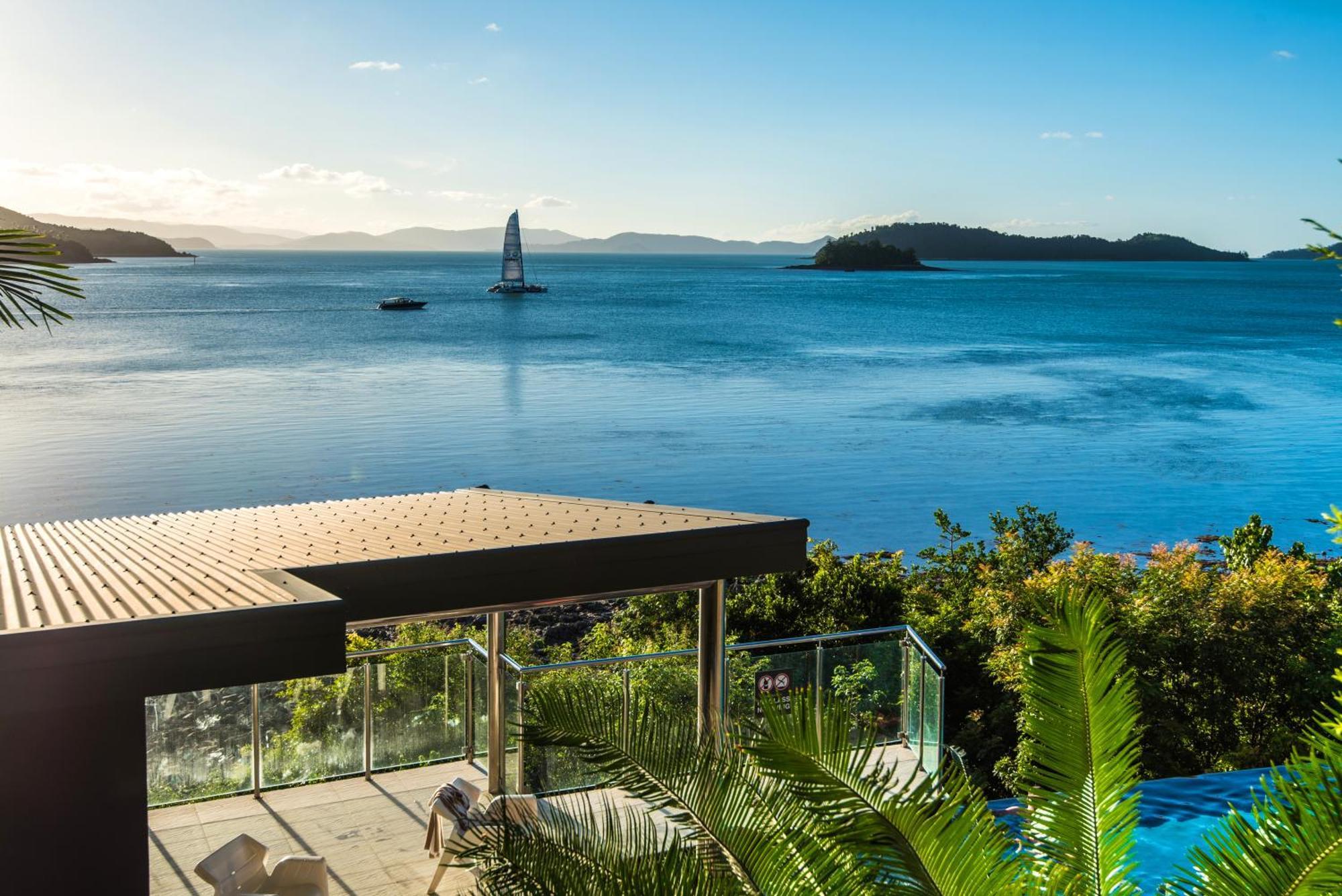 Edge 5 Oceanfront 3-bedroom - Featuring An Infinity Pool, Bath, Buggy And Valet Service Villa *