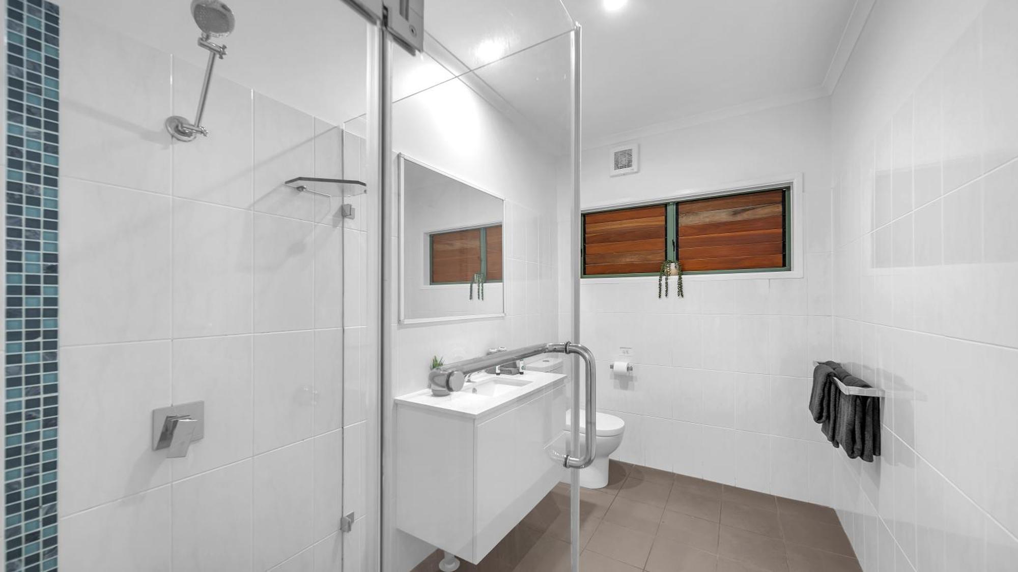 Casuarina Cove 13 On By Hamorent *