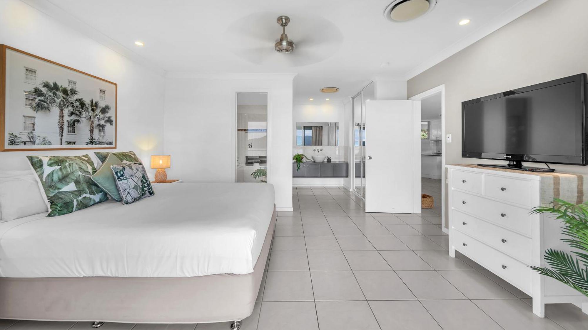 Lagoon Beachfront 206 On By Hamorent Apartment *