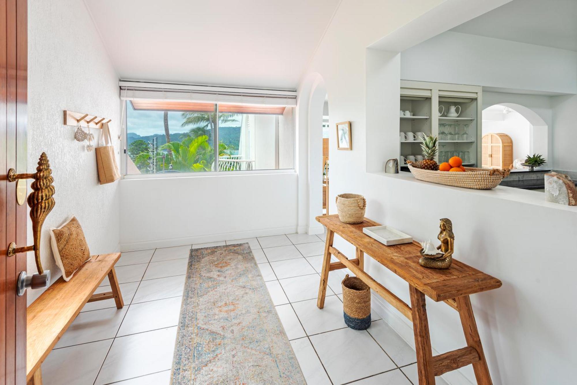 Bella Vista East 4 Oceanview, Golf Buggy, Valet Service & Shared Pool Hamilton Island